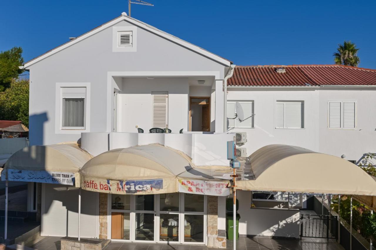 Apartment Center Ana Novalja Bagian luar foto